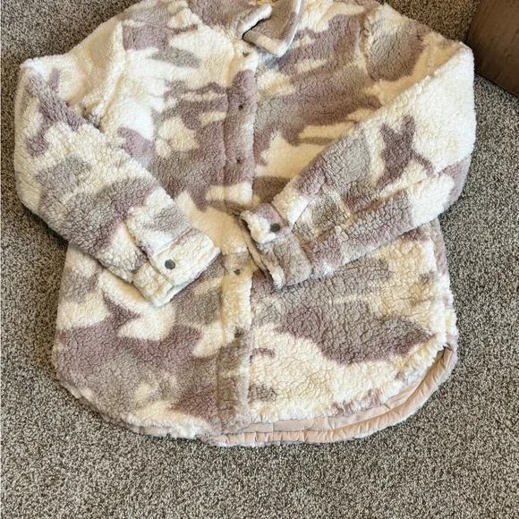 🎀Hem & Thread (Anthropologie) Cream and Pink Camo Sherpa Jacket and Pant Set🌸 - Picture 7 of 9